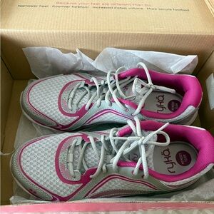 Ryka “Sky Walk” Size 8 1/2 Woman’s Athletic Shoes in Gray and Pink